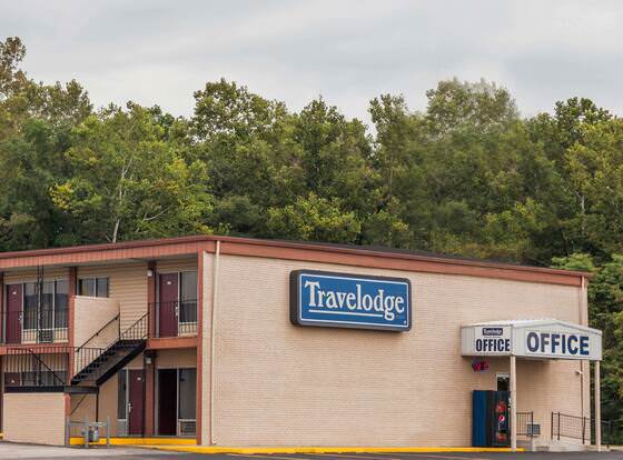 Travelodge by Wyndham Seymour allows check-in for 18 year-old guests