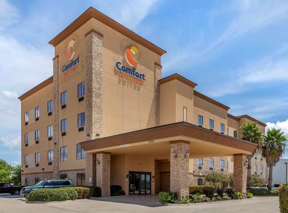 Comfort Suites Buda - Austin South allows check-in for 18 year-old guests