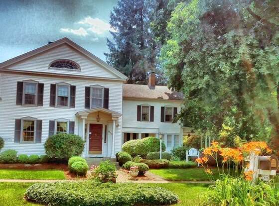 The Scranton Seahorse Inn allows check-in for 18 year-old guests