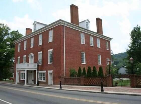 Hale Springs Inn allows check-in for 18 year-old guests