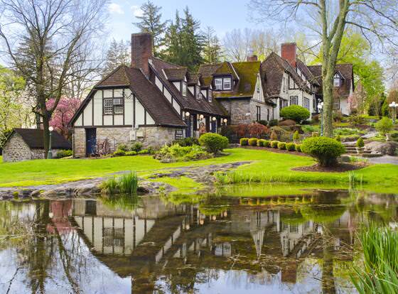 Hillbrook Inn allows check-in for 18 year-old guests