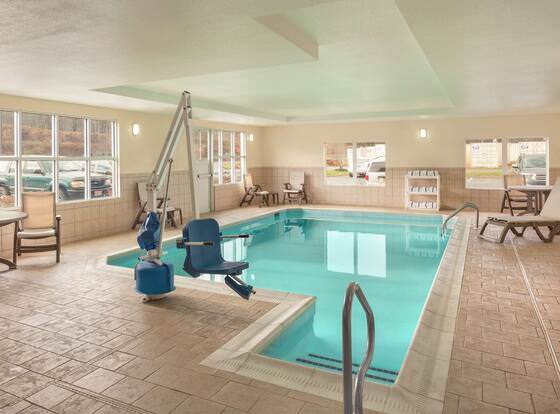 Country Inn & Suites by Radisson, Princeton, WV allows check-in for 18 year-old guests