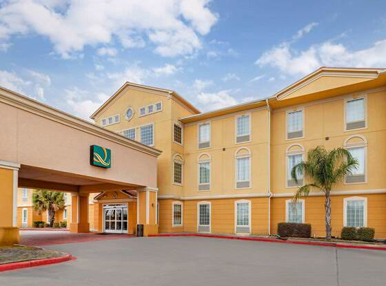 Quality Inn & Suites La Porte allows check-in for 18 year-old guests