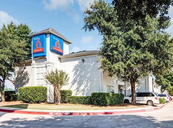 Studio 6 Arlington, TX - South - Dallas allows check-in for 18 year-old guests