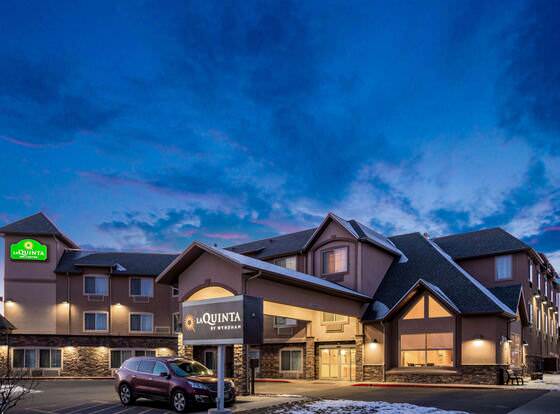La Quinta Inn & Suites by Wyndham Bozeman allows check-in for 18 year-old guests