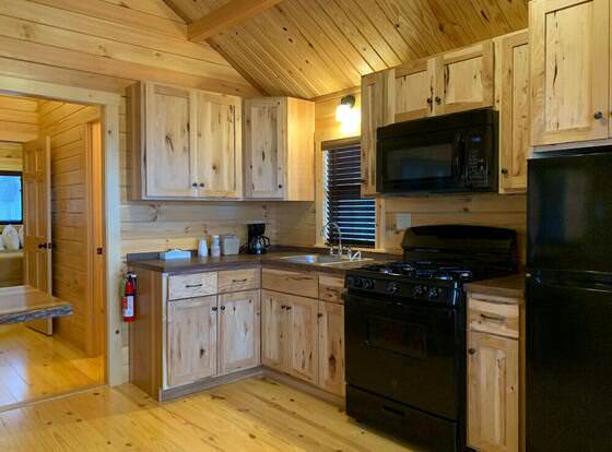 Waterfront Inn - Mackinaw City allows check-in for 18 year-old guests