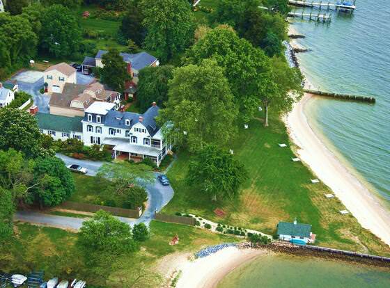 Sandaway Suites & Beach allows check-in for 18 year-old guests