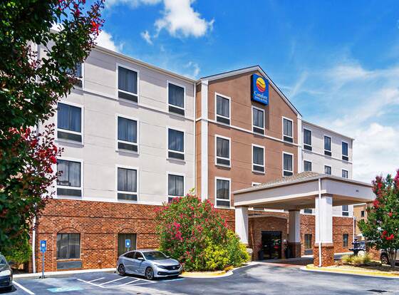 Comfort Inn & Suites Fort Gordon allows check-in for 18 year-old guests