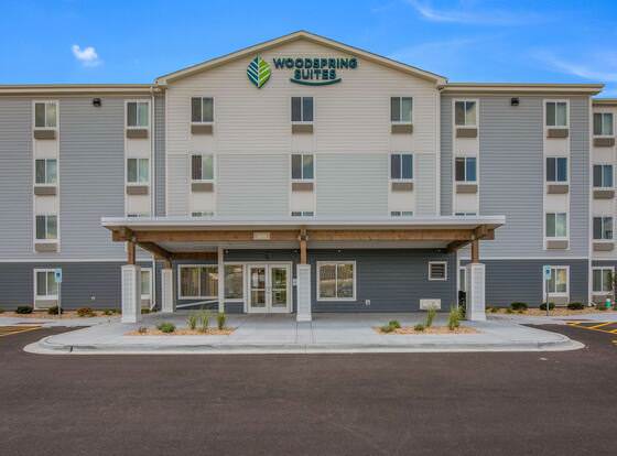 WoodSpring Suites Chicago Midway allows check-in for 18 year-old guests