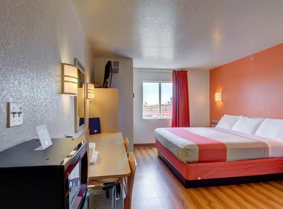 Motel 6 El Reno, OK allows check-in for 18 year-old guests