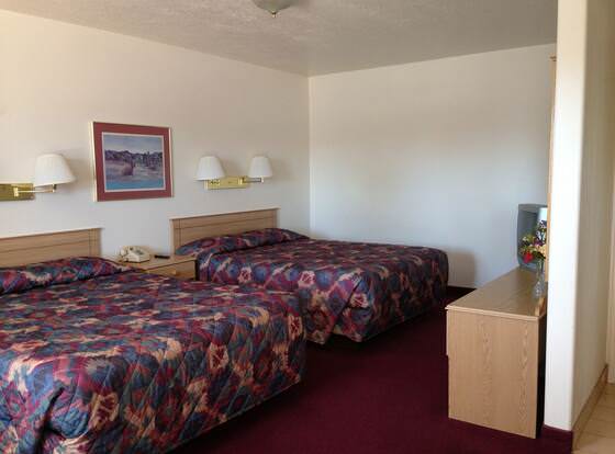 Bryce Way Motel allows check-in for 18 year-old guests