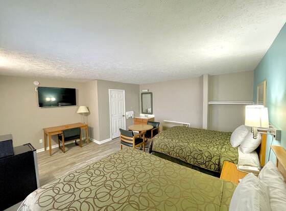 Overton Motel Livingston allows check-in for 18 year-old guests