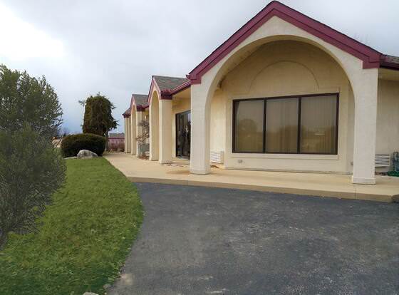 Stay Inn allows check-in for 18 year-old guests