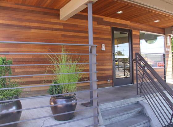 Aladdin Inn & Suites allows check-in for 18 year-old guests