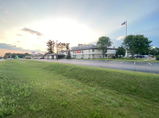 Econo Lodge Inn And Suites allows check-in for 18 year-old guests