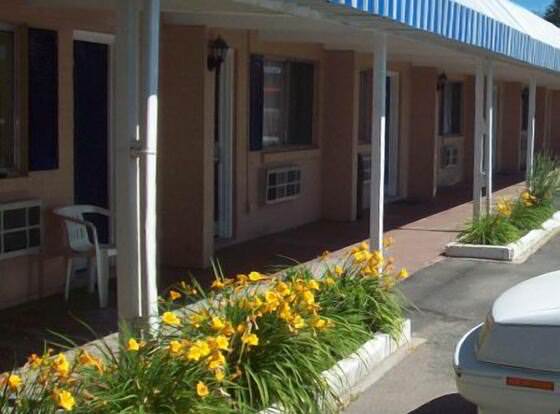 Provo Travelers Inn allows check-in for 18 year-old guests