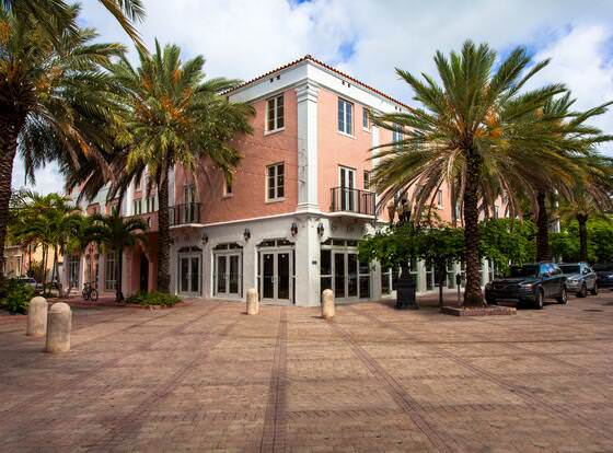 Casa Victoria Orchid allows check-in for 18 year-old guests