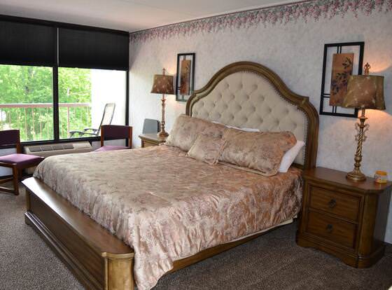 Rivergate Mountain Lodge allows check-in for 18 year-old guests