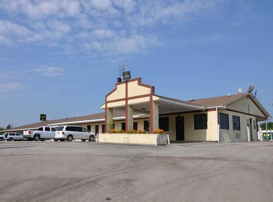 Budget Inn Ardmore allows check-in for 18 year-old guests