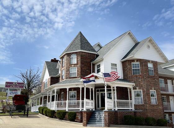 Carriage House Inn allows check-in for 18 year-old guests