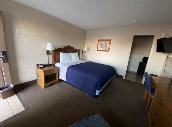 Regency Inn and Suites allows check-in for 18 year-old guests