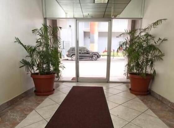 Leamington Hotel-Downtown/Port Of Miami allows check-in for 18 year-old guests