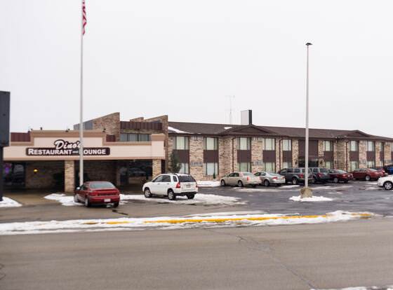 The Ridge Hotel Portage allows check-in for 18 year-old guests