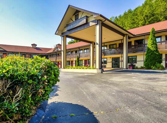 Red Roof Inn Helen allows check-in for 18 year-old guests