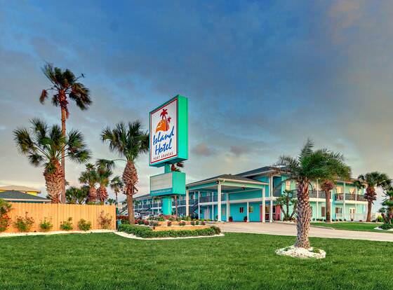 Island Hotel Port Aransas allows check-in for 18 year-old guests