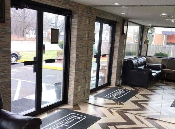 Travelodge by Wyndham Avenel Woodbridge allows check-in for 18 year-old guests