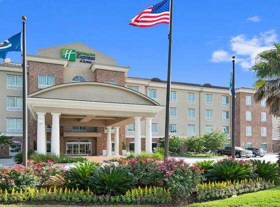 Holiday Inn Express & Suites Gonzales, an IHG Hotel allows check-in for 18 year-old guests