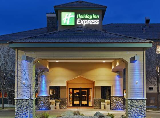 Holiday Inn Express Fallon, an IHG Hotel allows check-in for 18 year-old guests