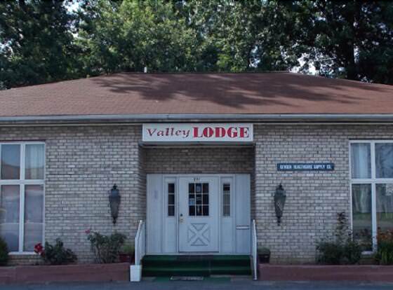 Valley Lodge Motel allows check-in for 18 year-old guests