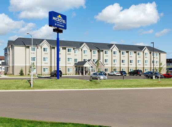 Microtel Inn & Suites by Wyndham Dickinson allows check-in for 18 year-old guests