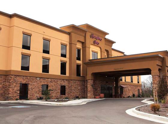 Hampton Inn Milan TN allows check-in for 18 year-old guests