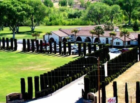 Beaver Dam Lodge allows check-in for 18 year-old guests