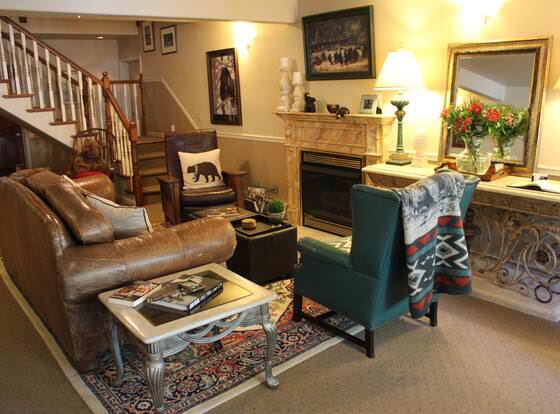 Black Bear Manor allows check-in for 18 year-old guests