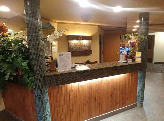 Palace Inn Suites Lincoln City allows check-in for 18 year-old guests