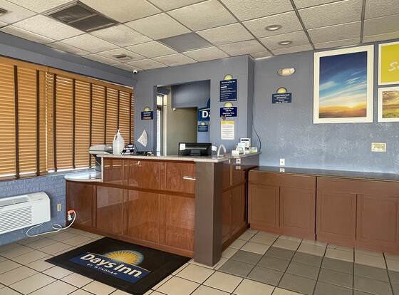 Days Inn by Wyndham Salina South allows check-in for 18 year-old guests