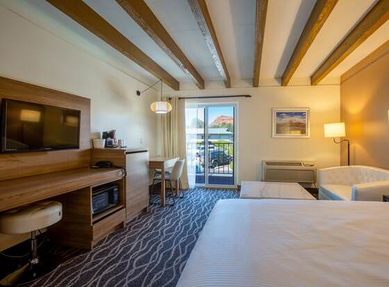 Dreamcatcher Inn of Sedona allows check-in for 18 year-old guests