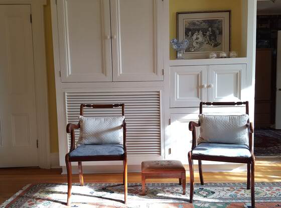 The White House Inn allows check-in for 18 year-old guests