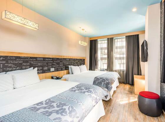 TRYP by Wyndham New York City Times Square / Midtown allows check-in for 18 year-old guests