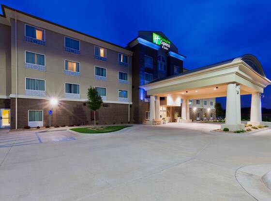 Holiday Inn Express Salinas, an IHG Hotel allows check-in for 18 year-old guests