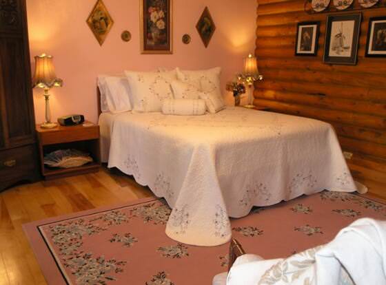 Grand Living Inn & Lodge allows check-in for 18 year-old guests