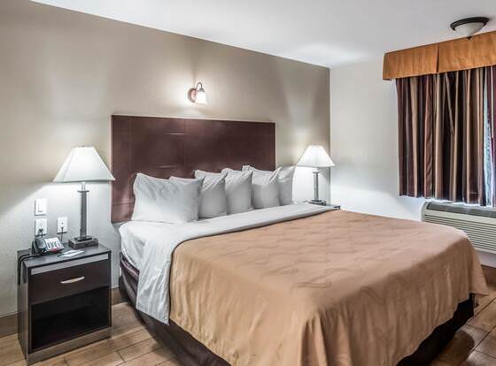 Quality Inn & Suites near Downtown Bakersfield allows check-in for 18 year-old guests