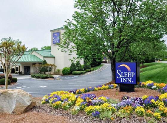 Sleep Inn Kernersville I-40 allows check-in for 18 year-old guests