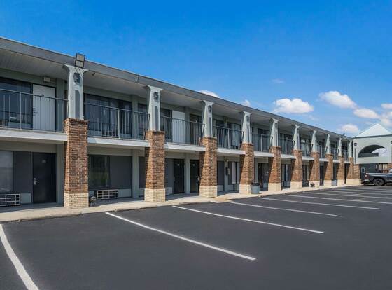 Americas Best Value Inn Blytheville allows check-in for 18 year-old guests