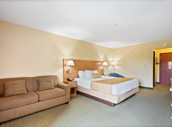 Big Splash Adventure Indoor Water Park & Resort allows check-in for 18 year-old guests