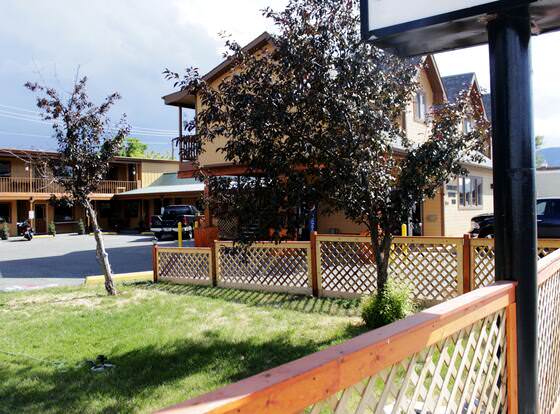 Country Motor Inn allows check-in for 18 year-old guests