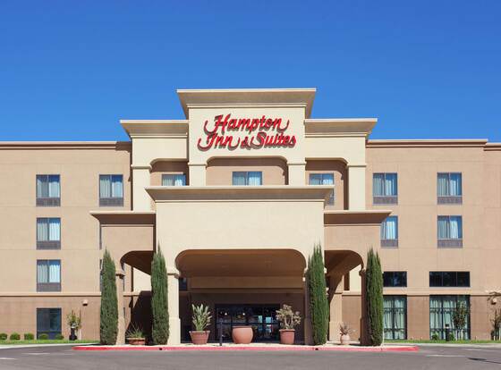 Hampton Inn & Suites Fresno-Northwest allows check-in for 18 year-old guests